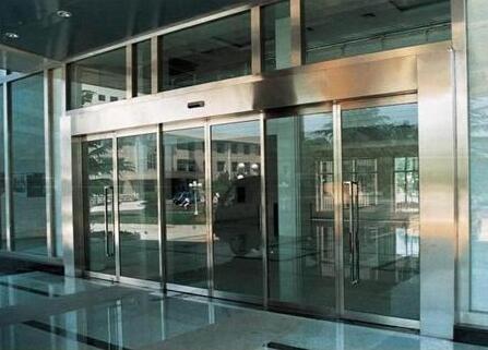 選擇玻璃防火門(mén)需要考慮哪些問(wèn)題